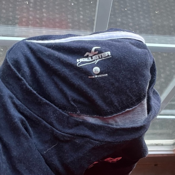 Hollister long sleeve shirt size XL - Picture 2 of 2